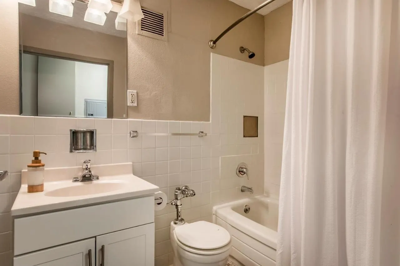 Cozystays Stylish Apartment In Downtown Louisville 0*,
