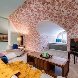Apartment Two Bedroom In Historic Nulu, Louisville